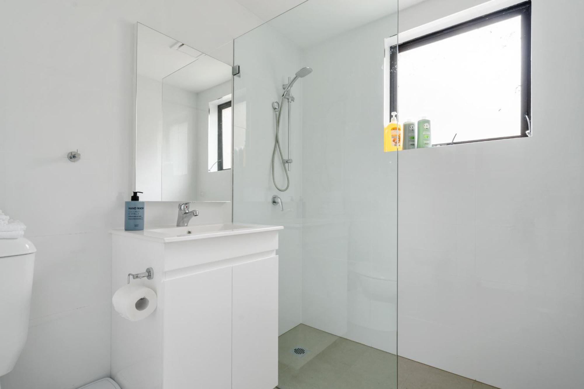 Guest house 1nc Spacious Abnb-style 3bedroom Townhouse, North Free Parking Sydney