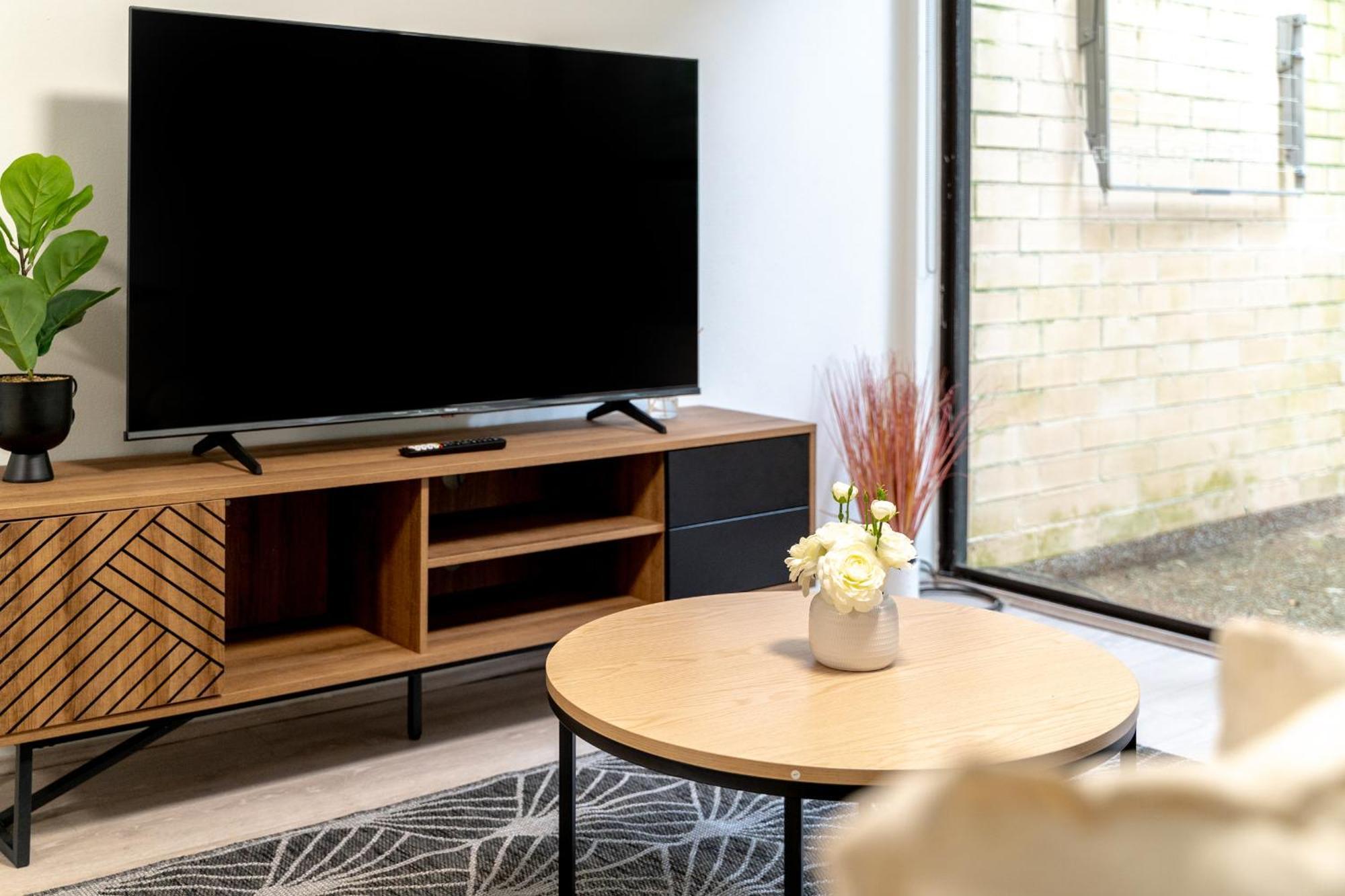 Guest house 1nc Spacious Abnb-style 3bedroom Townhouse, North Free Parking Sydney